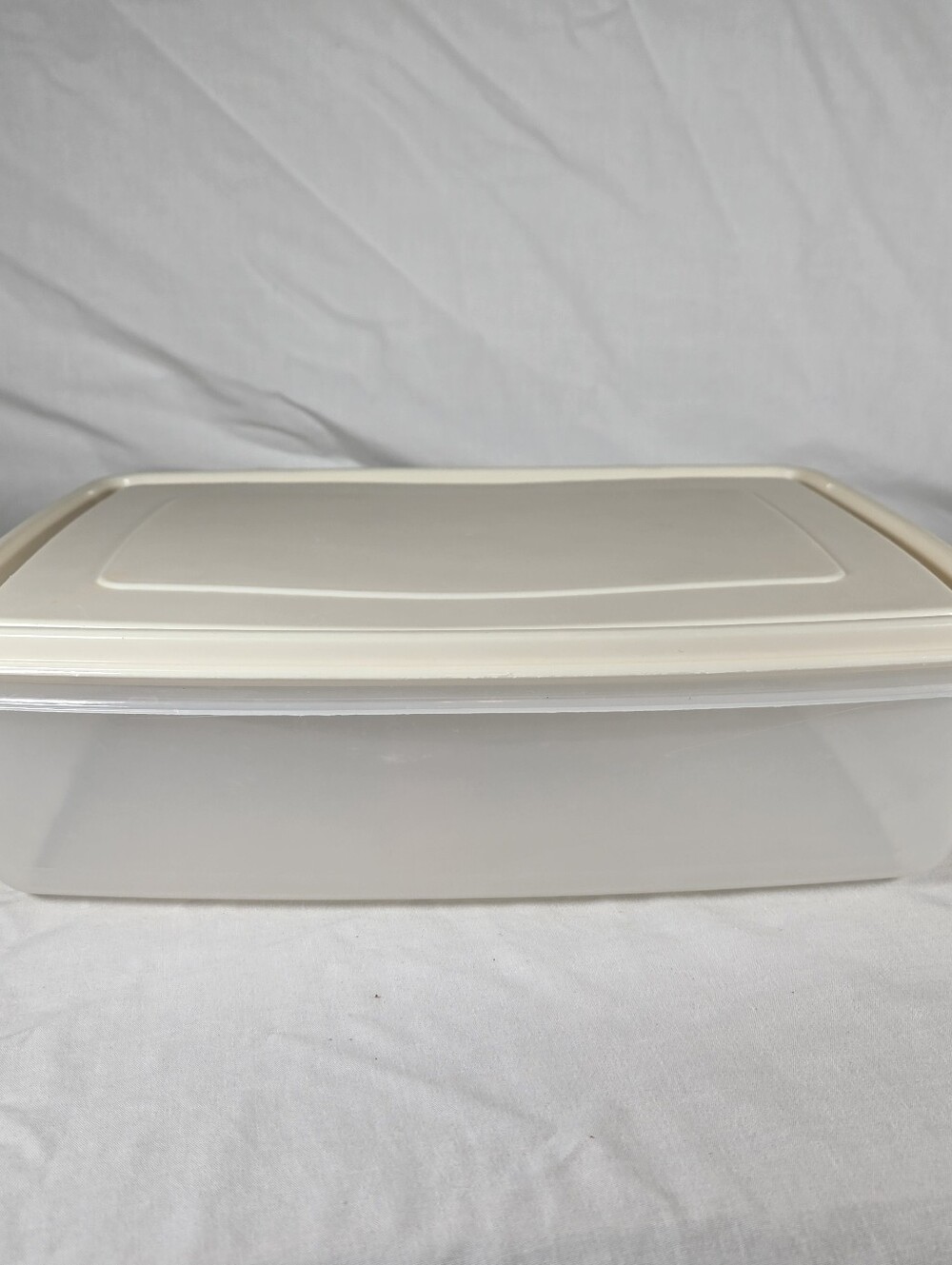 Vintage Rubbermaid Servin Saver Storage Container #7 17 Cups Almond Lid